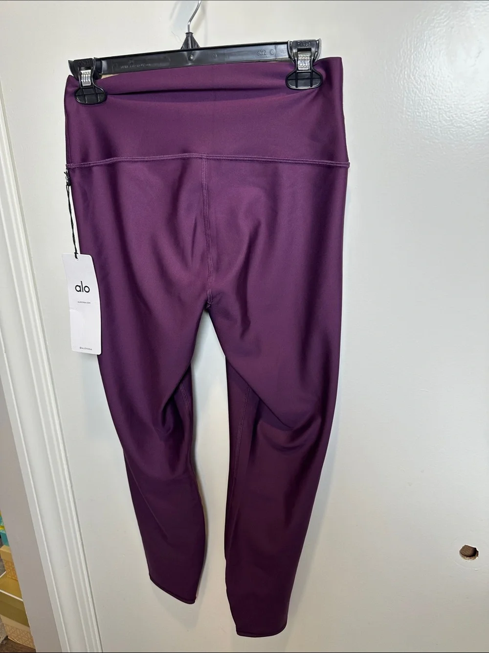 ALO Yoga Wide-Waist Plum Workout Leggings (08)